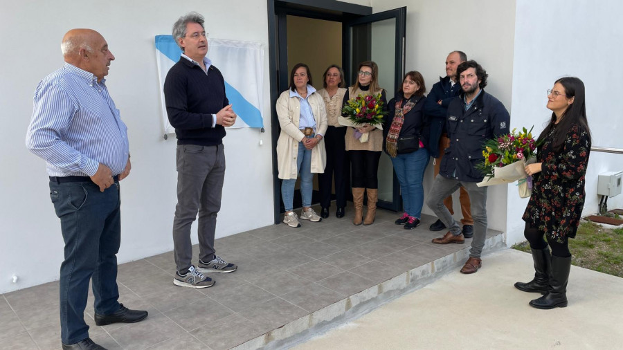 El Concello de O Grove inaugura el local social de Reboredo con un agradecimiento a la familia que cedió el terreno