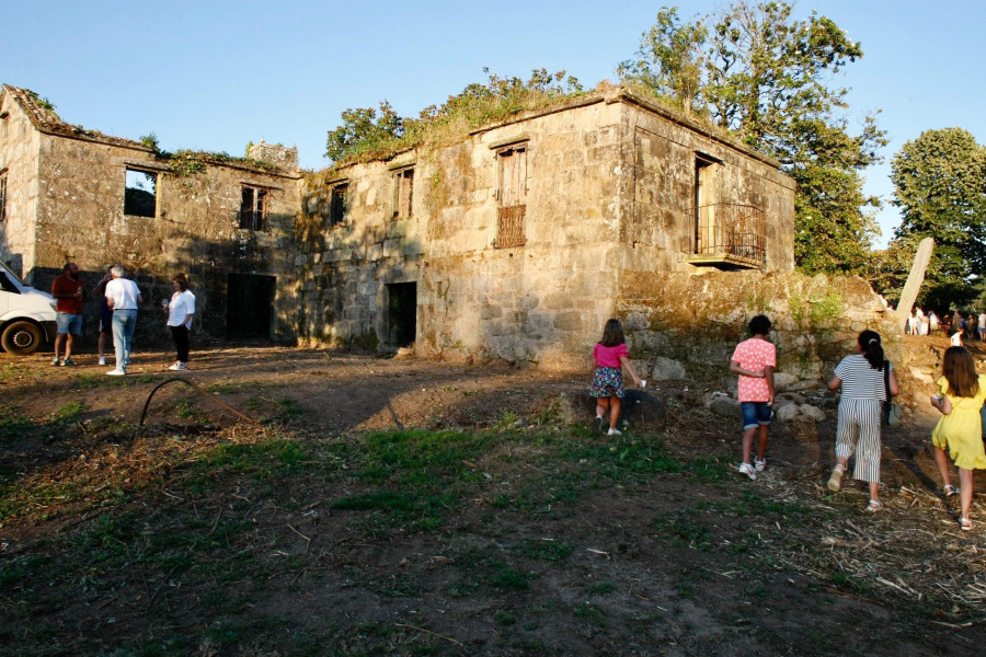 La rehabilitación de las ruinas de Casa de Parga en Meis será en un plazo de 5 a 10 años y a través de un taller de empleo