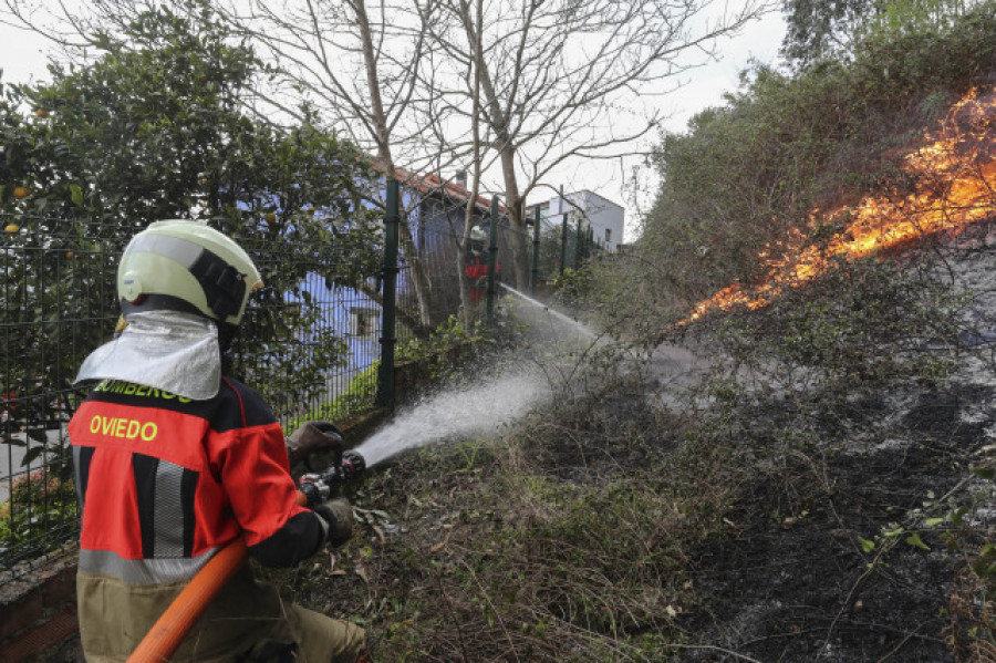 El riesgo de incendio forestal será 'extremo' en más de 50 municipios asturianos este sábado