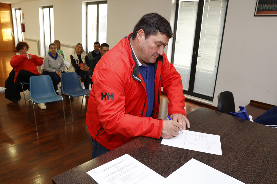 Los críticos de la Cofradía de Cambados presentan una moción de censura contra el patrón mayor