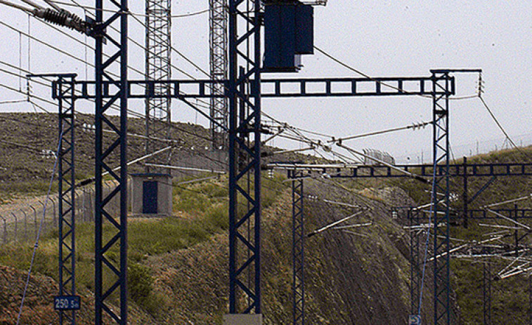 Adif licita la mejora de las instalaciones del tramo Vilagarcía de Arousa-Bifurcación Angueira por 11,4 millones