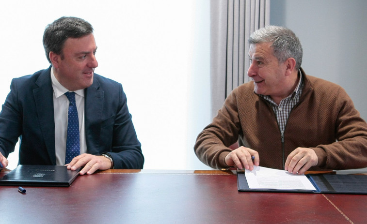 Firmado el convenio de financiación de los 375.985 euros del equipamiento escénico del auditorio de Ribeira