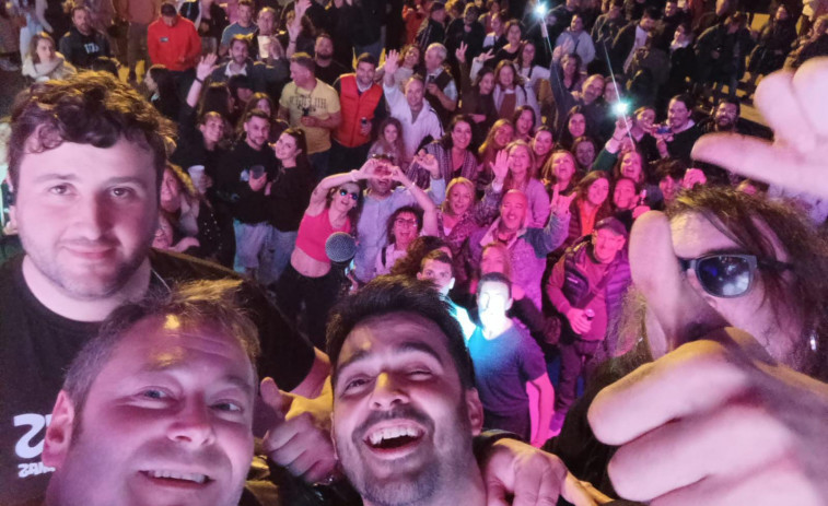 Os Bugis logra un gran éxito en su concierto en la Pascua de Corrubedo para celebrar su 10º aniversario