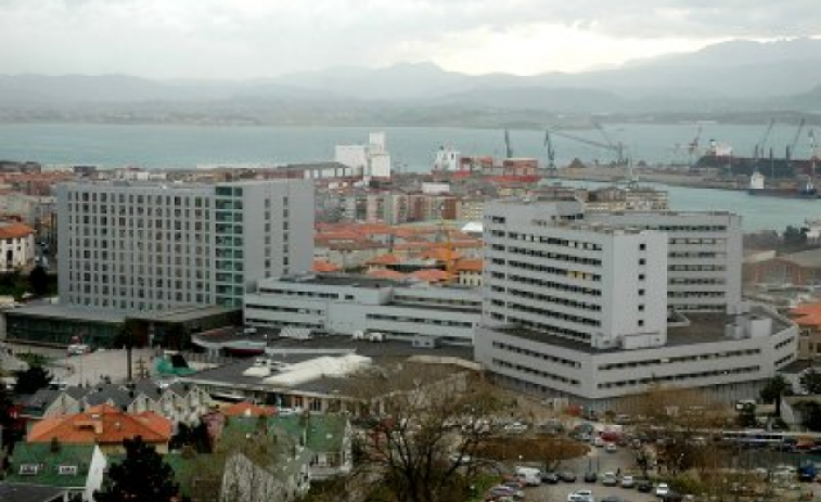 Un hombre se prende fuego en un aseo del Hospital Valdecilla en Santander y termina grave en la UCI