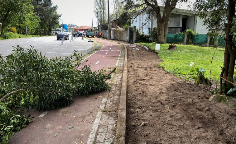 El Ayuntamiento de Boiro construye aceras para conectar el paseo marítimo con la Avenida de Barraña