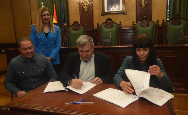El Concello de Ribeira firma el convenio de gestión del centro de recogida de animales