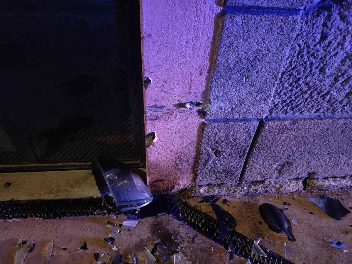 Accidente vilanova muro casa