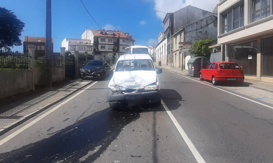 Un conductor da positivo en alcoholemia tras un accidente de tráfico en Palmeira