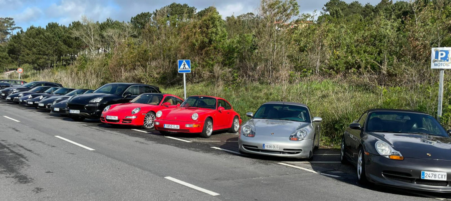 La ruta barbanzana del Grupo Porsche de Galicia contó con un total de 22 vehículos participantes