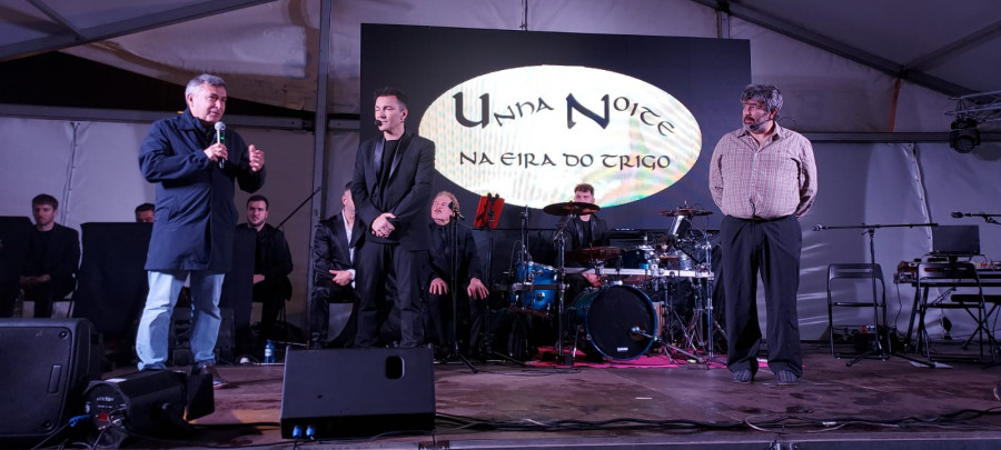 Enrique Paisal recibe un aplauso unánime en su Palmeira natal en el homenaje al grupo Los Tamara