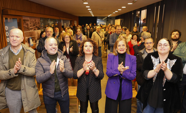 La candidatura del PSOE vilanovés aboga por la experiencia municipal en el primer tramo e incorpora seis nuevas caras