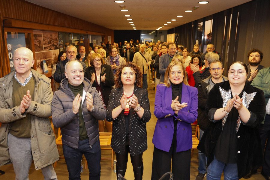 La candidatura del PSOE vilanovés aboga por la experiencia municipal en el primer tramo e incorpora seis nuevas caras