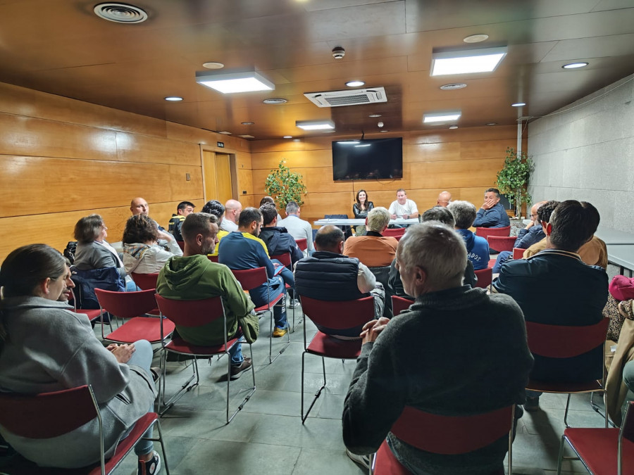 El PP de Cambados presenta su plan para el deporte: Becas, mejorar las instalaciones y un servicio de asesoría