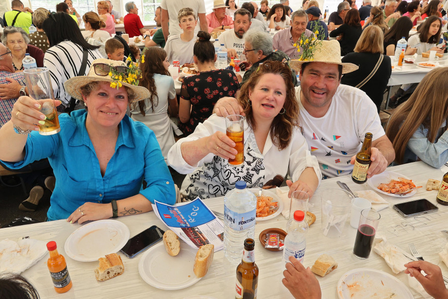 Primero de mayo en Vilanova: De andaina hasta Lobeira y comida en András