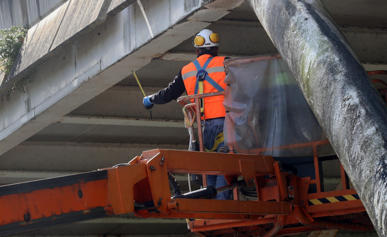 La Xunta prevé acabar esta semana los trabajos de apuntalamiento del puente de Pontearnelas