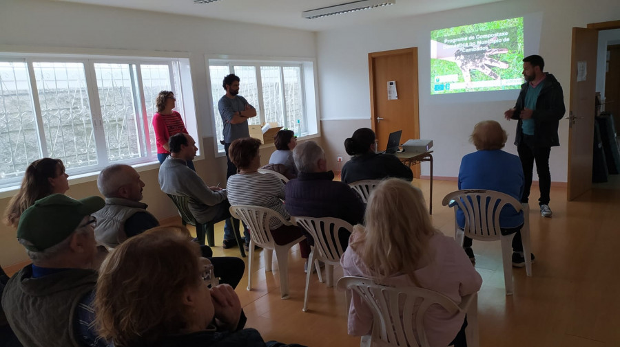 Cambados facilita la entrega de composteros individuales en las parroquias