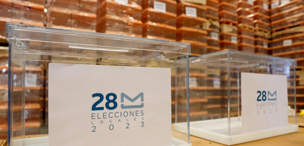 Los vecinos de Redondela reciben papeletas electorales del PP de Vilagarcía