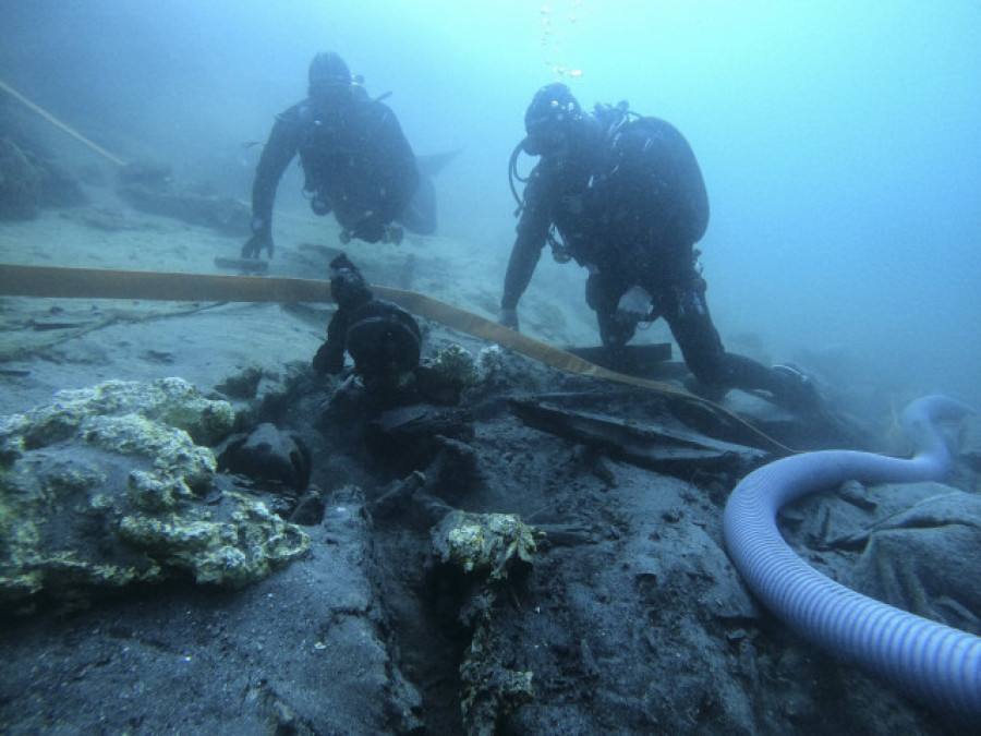 Descubierto un misterioso galeón del siglo XVII naufragado en Pasaia