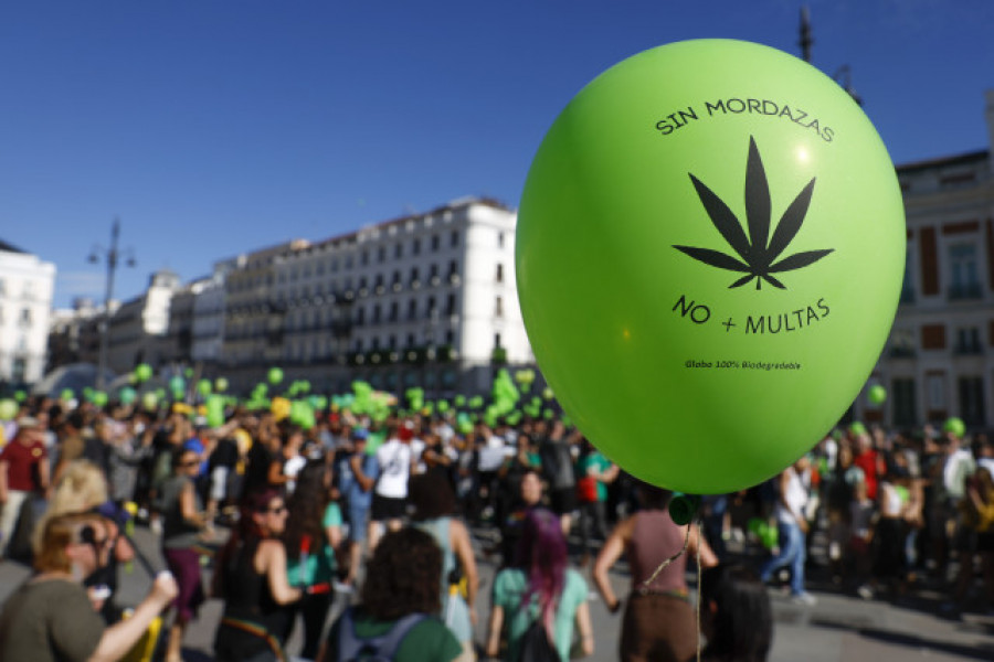 La marcha de la marihuana reúne a miles de personas por la legalización
