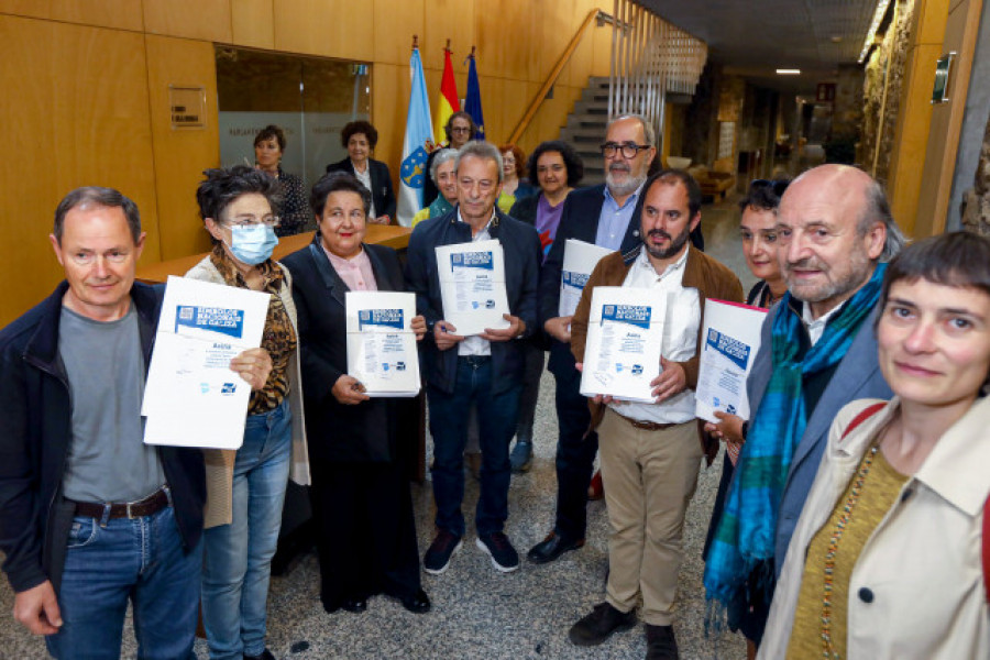 Más de 15.000 firmas para apoyar iniciativa popular de "restaurar" el texto del himno gallego