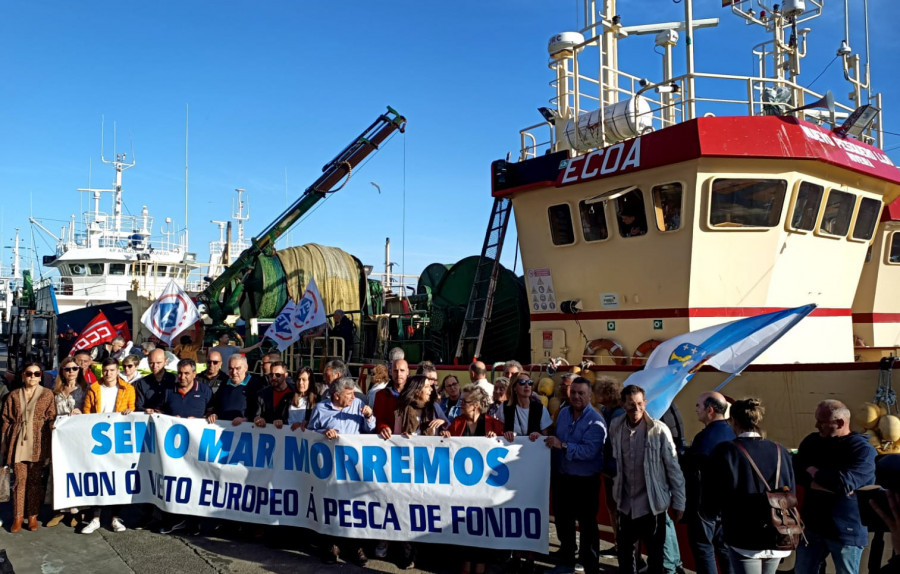 Ribeira se suma a las protestas contra el veto europeo a la pesca de arrastre en 87 caladeros