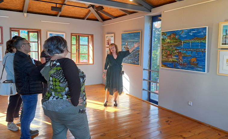 Tierra y mar se fusionan en la obra de María José Rodríguez en A Pobra