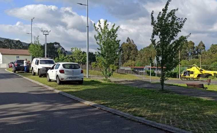 Evacuado al Clínico de Santiago un joven que sufrió convulsiones al caer de un quad en Rianxo