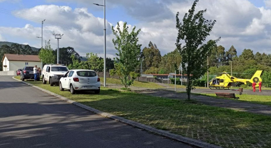 Evacuado al Clínico de Santiago un joven que sufrió convulsiones al caer de un quad en Rianxo