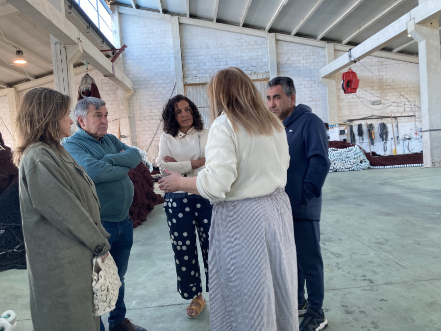 Portos da el visto bueno al replanteo de la rotonda de acceso al puerto de Aguiño que se paralizó hace una semana