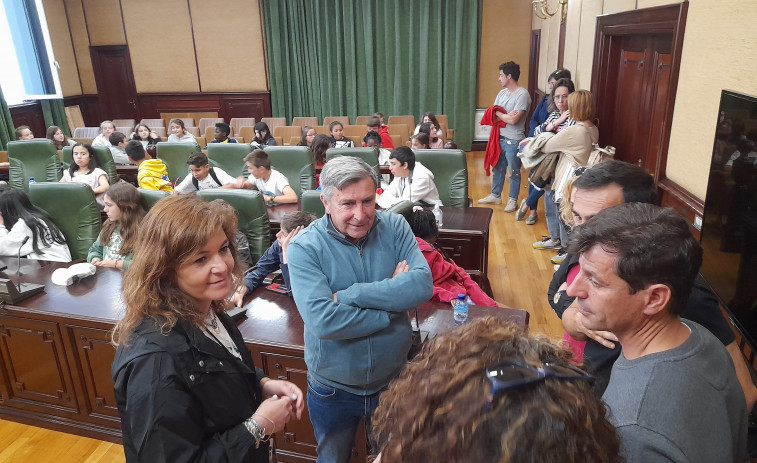Escolares de Vila Real visitan Ribeira con motivo de un intercambio con los colegios de Carreira y de Artes