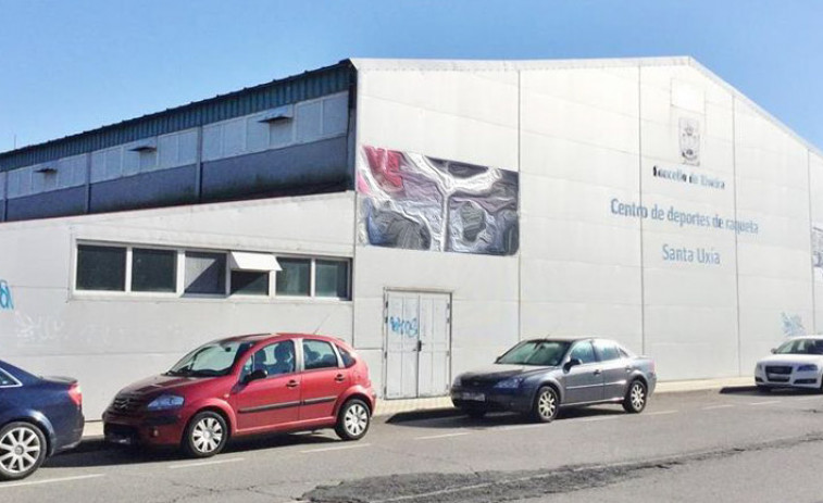 Ribeira recibe fondos europeos para financiar 68 paneles solares para cuatro instalaciones municipales