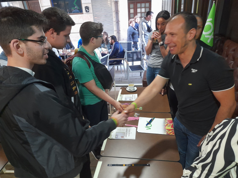 Vox pondrá a la familia en el centro de sus políticas y dedicará sus esfuerzos a garantizar la seguridad en Ribeira