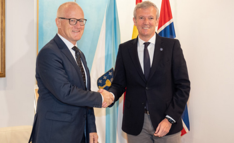El presidente de la Xunta recibe al embajador de Noruega en España