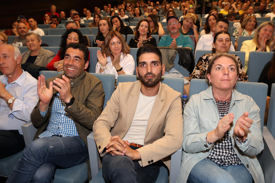 El PP reintegra a Matías Cañón en A Illa y da por superado el cisma tras la condena por maltrato