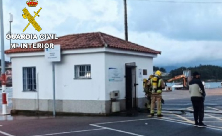 La Guardia Civil detiene al presunto autor de un incendio por un delito de estragos en A Illa