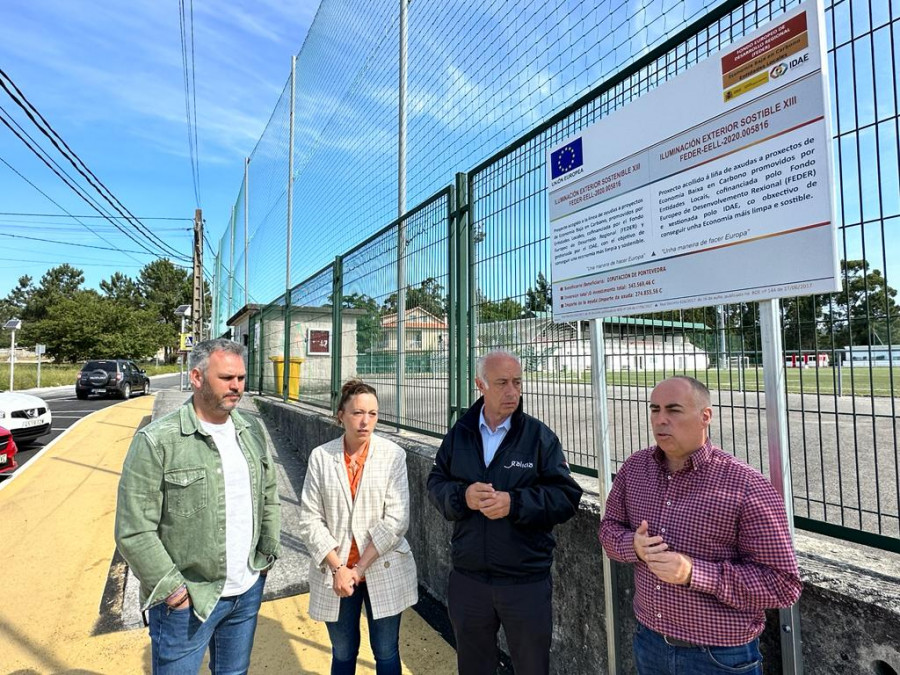 El Concello aborda el cambio a luces led del alumbrado de los campos de fútbol de Pontearnelas, Corón y Vilanova