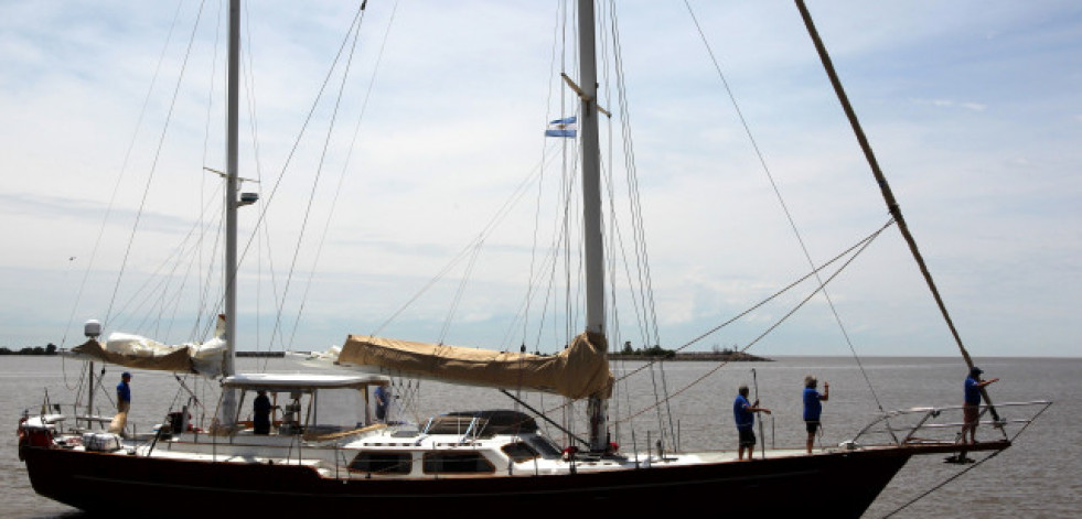 Desaparece el velero que recrea la Vuelta al Mundo por el paso del tifón Mawar