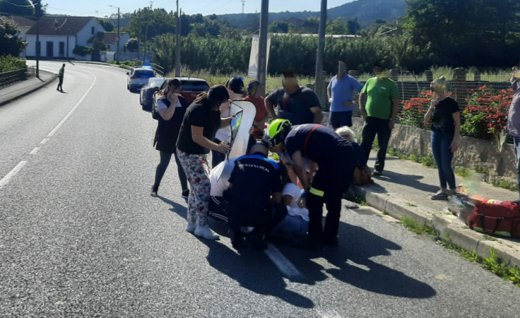 Herido de gravedad un niño en un atropello registrado en el lugar de Bretal, en Ribeira