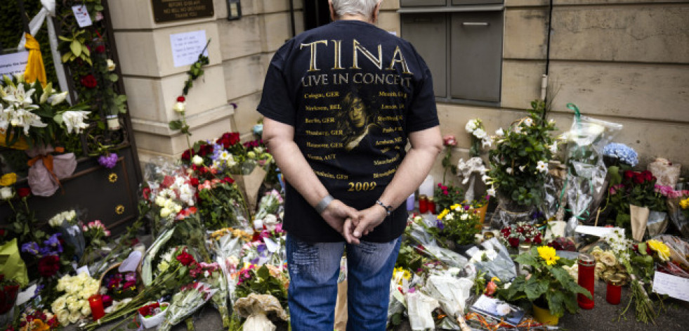 Vecinos y fans rinden homenaje a la energía de Tina Turner en la Suiza que la adoptó