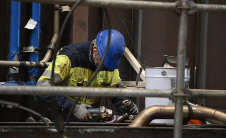 Trabajo propone reducir la jornada laboral a 37,5 horas en 2026 y a 32 horas en 2032