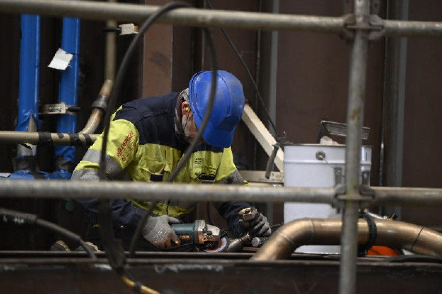 Trabajo propone reducir la jornada laboral a 37,5 horas en 2026 y a 32 horas en 2032