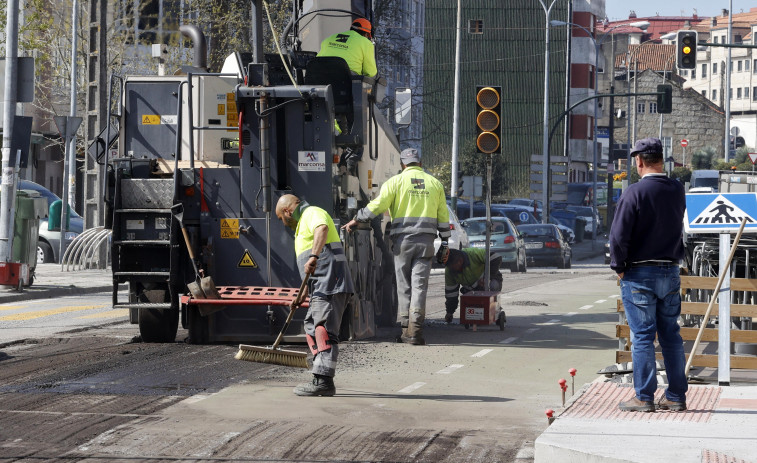 Adjudican obras de mejora del firme en 24 carreteras de O Salnés y Ulla-Umia