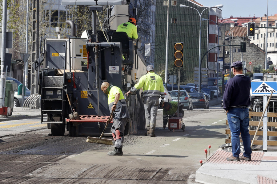 Adjudican obras de mejora del firme en 24 carreteras de O Salnés y Ulla-Umia 