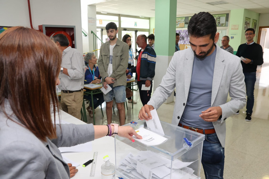 Matías Cañón gana las elecciones en A Illa