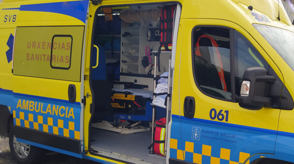 Herido grave un motorista de mediana edad en un accidente de tráfico registrado en una calle de Cabo de Cruz, en Boiro