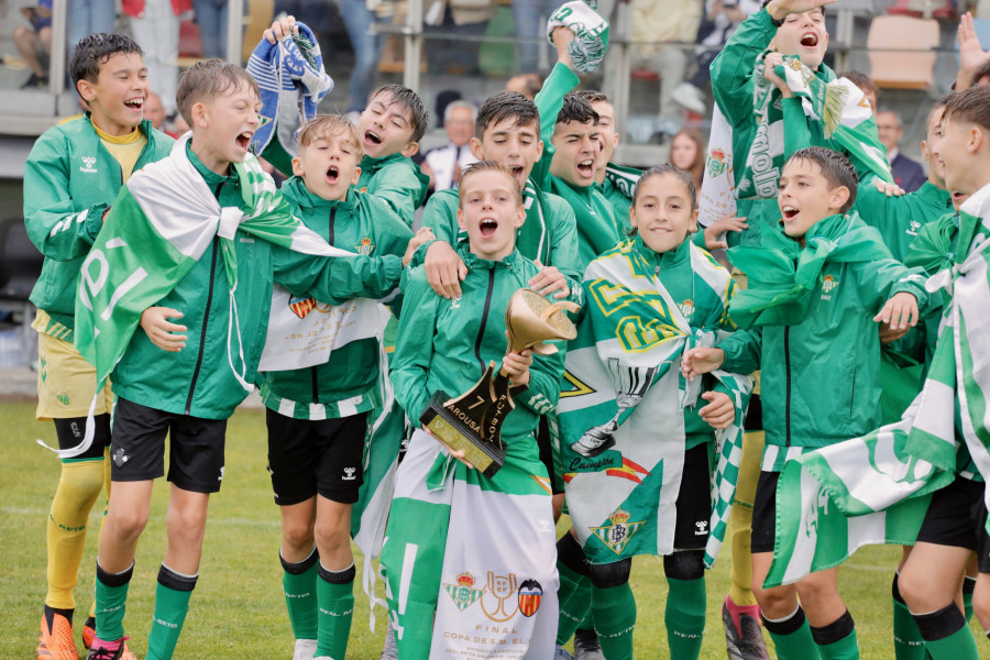 Un gran Betis se corona en el Arousa Fútbol 7