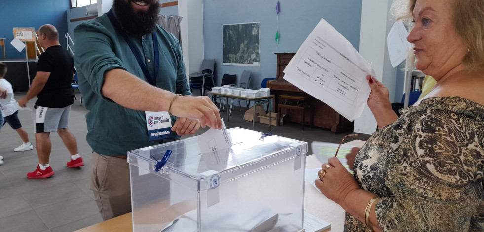 Rianxo en Común está convencido de que su candidato será investido alcalde, cargo al que aún no renuncia el PP