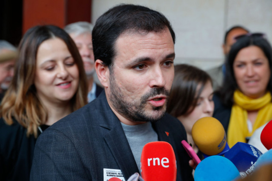 Garzón renuncia a presentarse a las generales manteniéndose como líder de IU y ayudará a Díaz y a Sumar