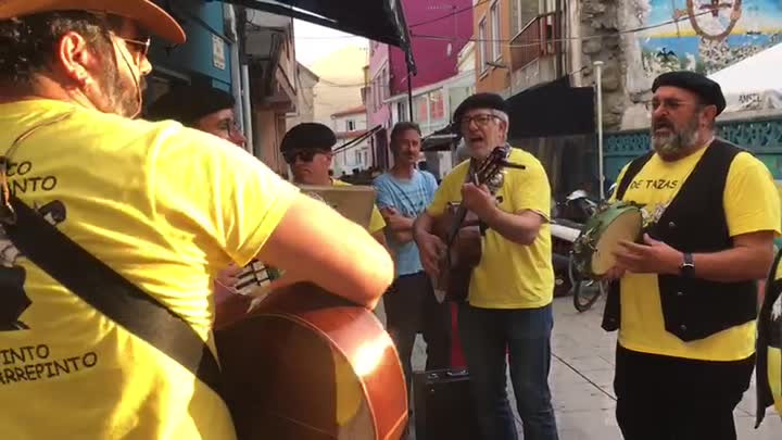 A Illa recupera la tradición de los cantos de taberna