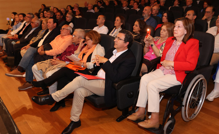 Cambados homenajea a Domingo Tabuyo con el Premio Ramón Cabanillas por su huella literaria